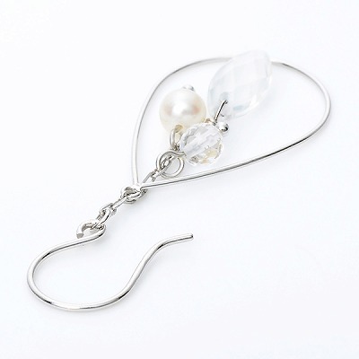 ホワイトゴールドピアス