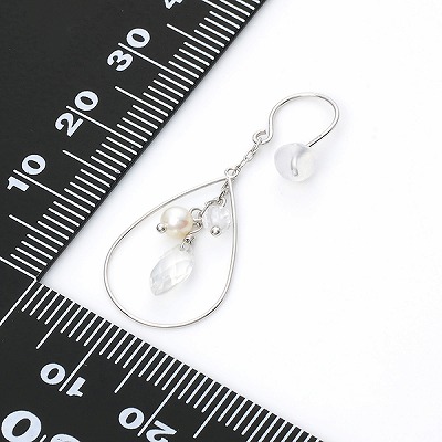 ホワイトゴールドピアス