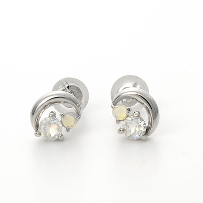 ホワイトゴールドピアス