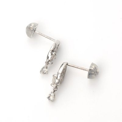 ホワイトゴールドピアス