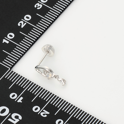 ホワイトゴールドピアス