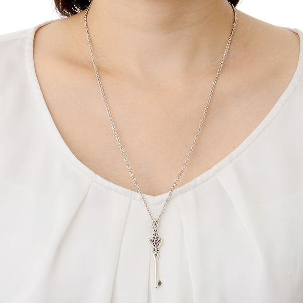 シルバーネックレス