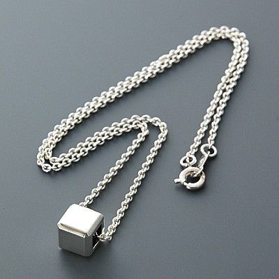 シルバーネックレス