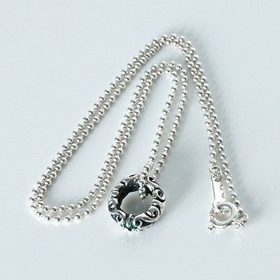 シルバーネックレス