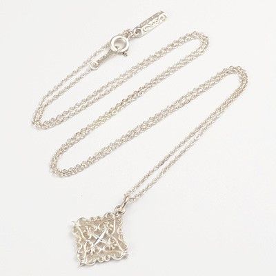 シルバーネックレス