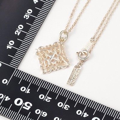 シルバーネックレス