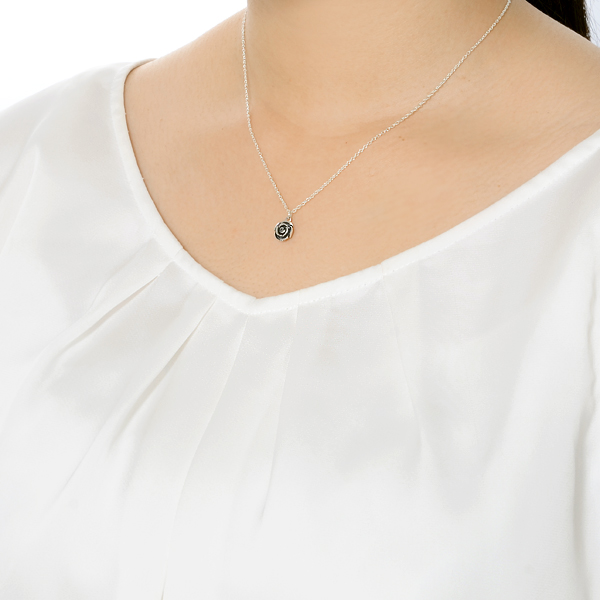 シルバーネックレス