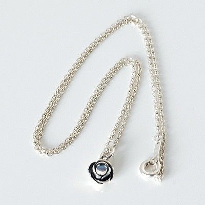 シルバーネックレス