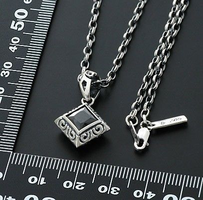 シルバーネックレス