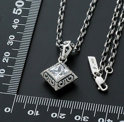 シルバーネックレス