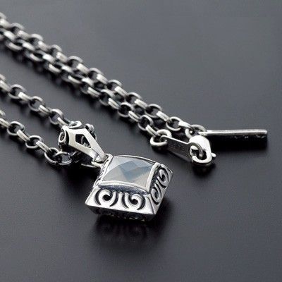 シルバーネックレス