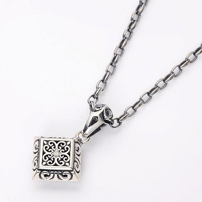 シルバーネックレス