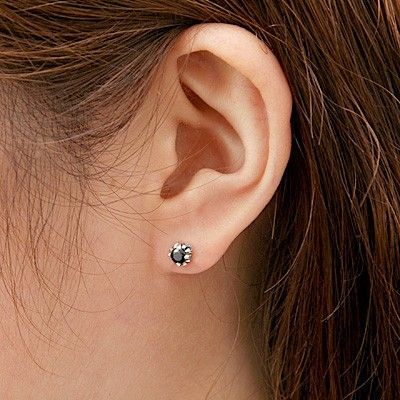 シルバースタッドピアス