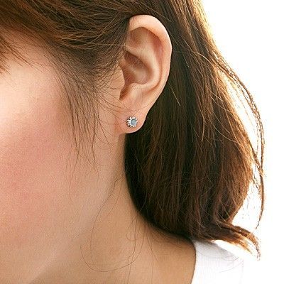 シルバースタッドピアス