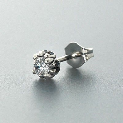 シルバースタッドピアス