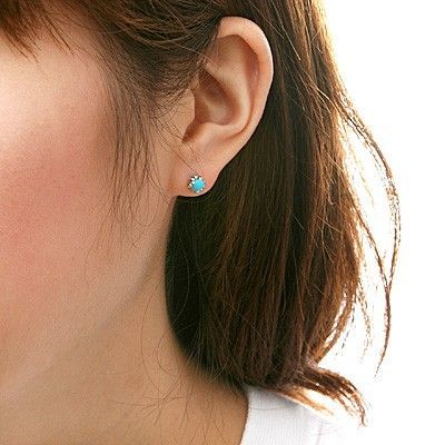 シルバースタッドピアス