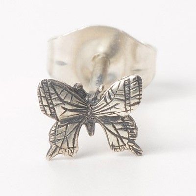 シルバースタッドピアス