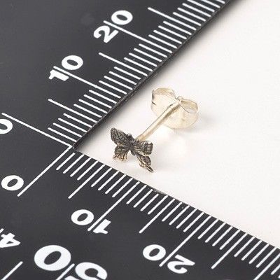 シルバースタッドピアス