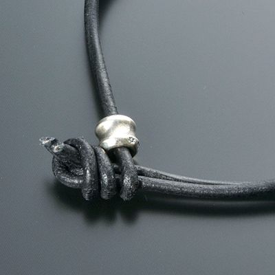 レザーブレスレット