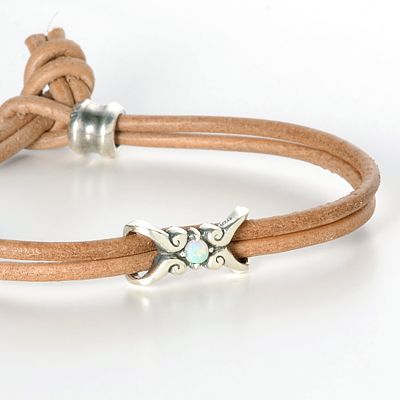 レザーブレスレット