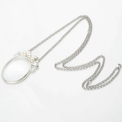 ルーペ付ネックレス