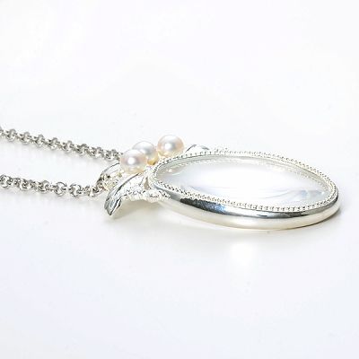 ルーペ付ネックレス