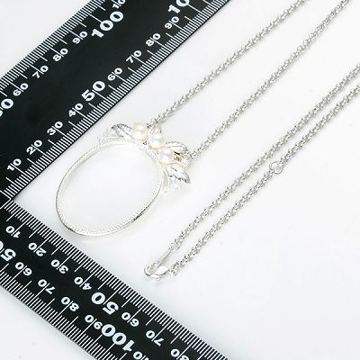 ルーペ付ネックレス