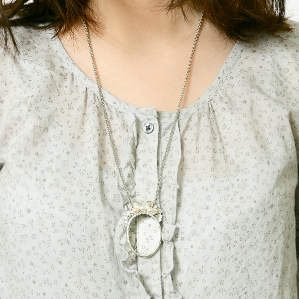 ルーペ付ネックレス