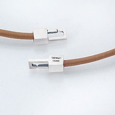 レザーブレスレット