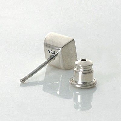 シルバースタッドピアス(片耳用)