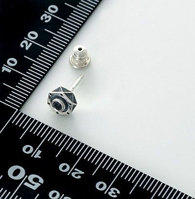 シルバースタッドピアス(片耳用)