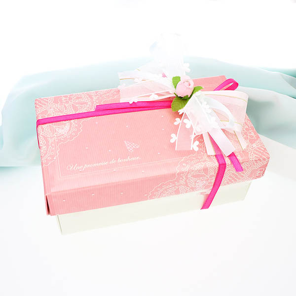 誕生日 イニシャルハンカチ&プリザーブドフラワーセット(ラッピング付き)