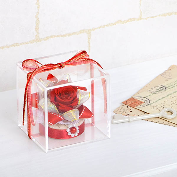 誕生日 イニシャルハンカチ&プリザーブドフラワーセット(ラッピング付き)