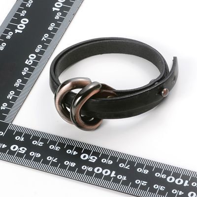レザーブレスレット