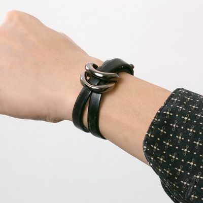 レザーブレスレット