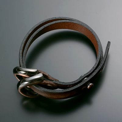 レザーブレスレット