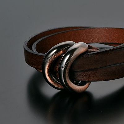 レザーブレスレット