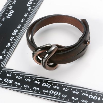 レザーブレスレット