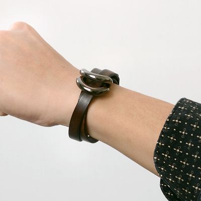 レザーブレスレット
