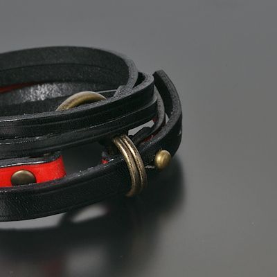 レザーブレスレット