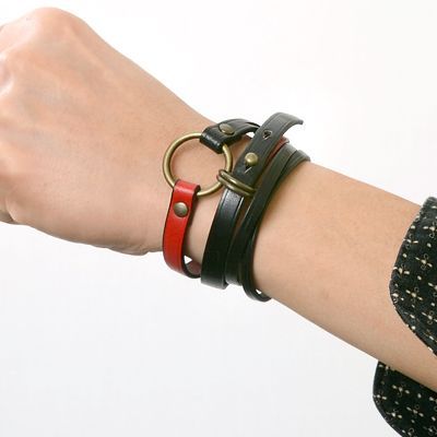 レザーブレスレット