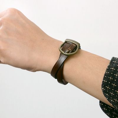 レザーブレスレット