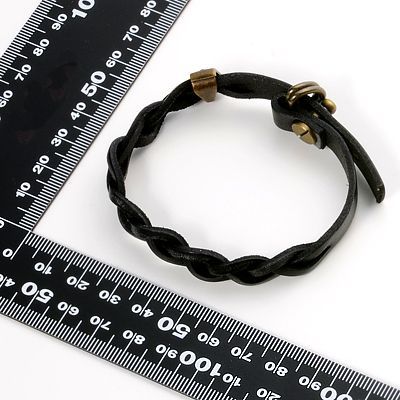 レザーブレスレット