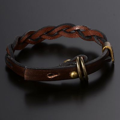 レザーブレスレット