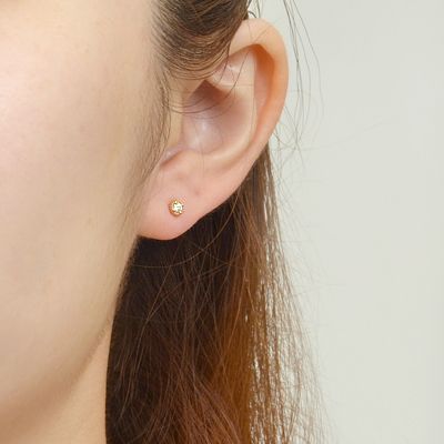 イエローゴールドスタッドピアス