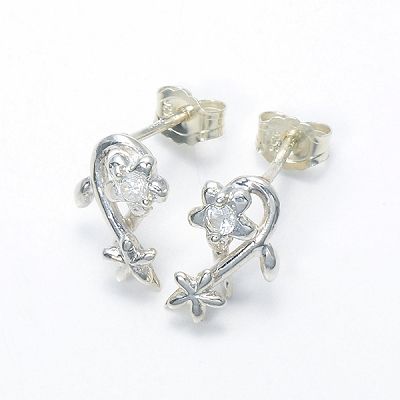 シルバースタッドピアス