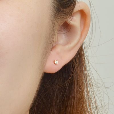 イエローゴールドスタッドピアス