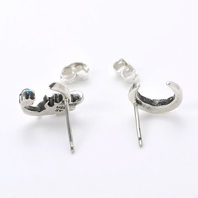 シルバースタッドピアス