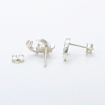 シルバースタッドピアス