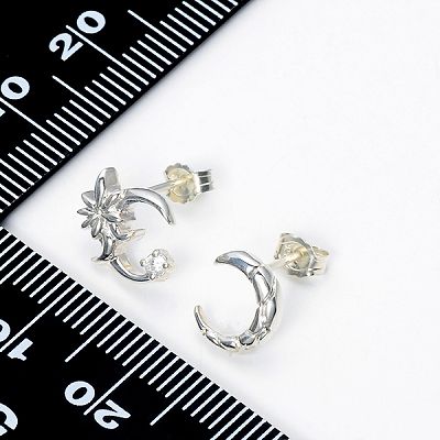 シルバースタッドピアス